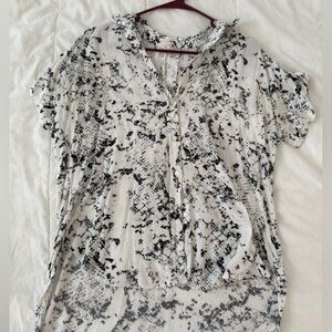 Lucky Brand Monochrome Abstract Button Down Shirt